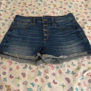 Universal Thread button fly jean shorts